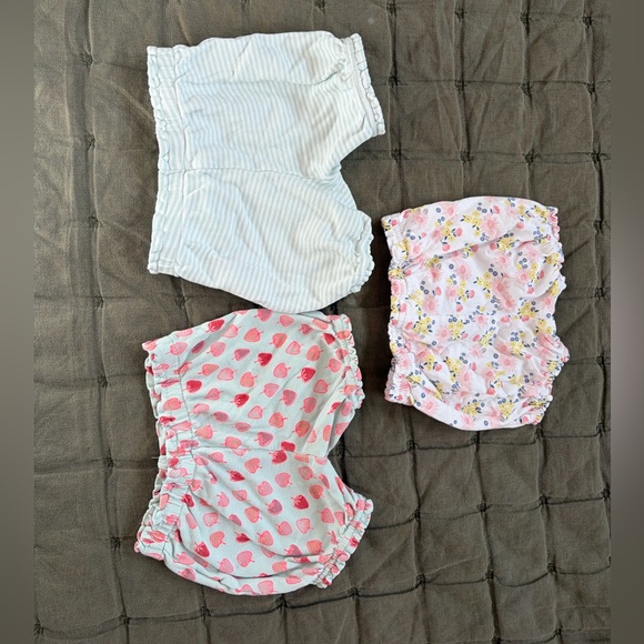 Lot of 7 girls’ cotton bubble shorts, pink and green, 18mo - Picture 8 of 10